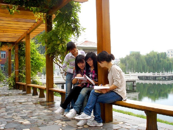 晉安路校區校內一角